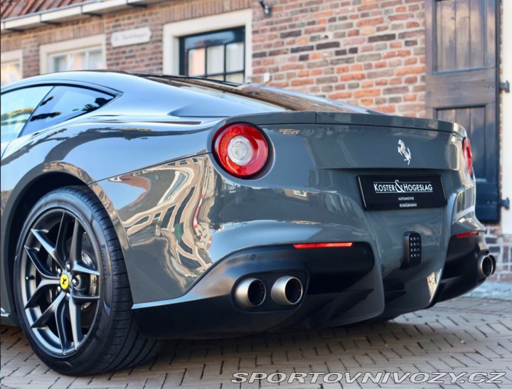 Ferrari F12berlinetta 6.3 V12  | Atelier auto 2013