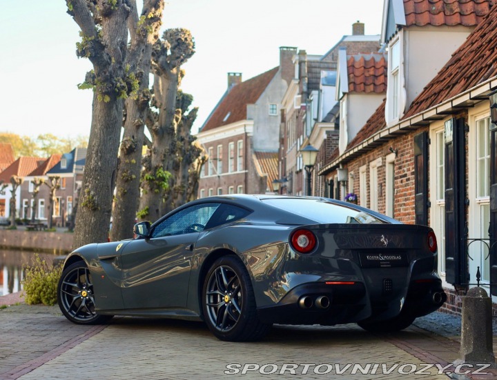 Ferrari F12berlinetta 6.3 V12  | Atelier auto 2013