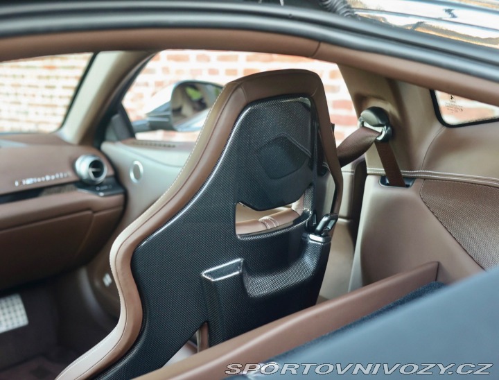 Ferrari F12berlinetta 6.3 V12  | Atelier auto 2013