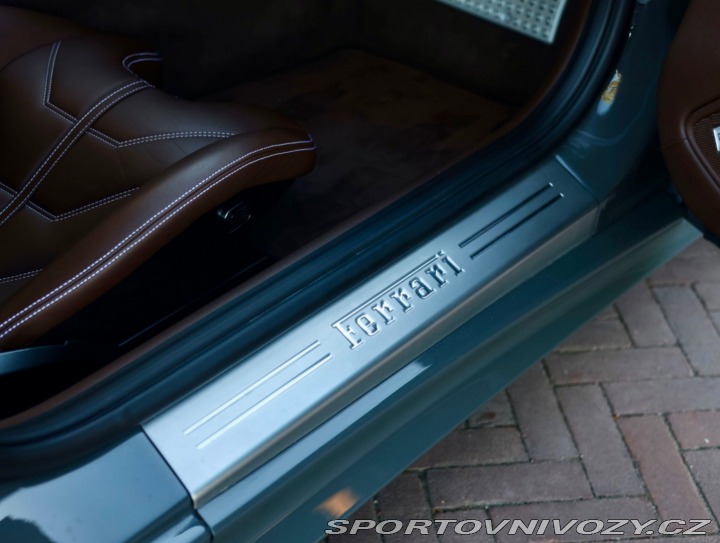 Ferrari F12berlinetta 6.3 V12  | Atelier auto 2013