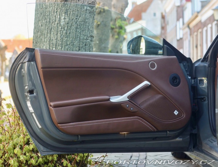 Ferrari F12berlinetta 6.3 V12  | Atelier auto 2013