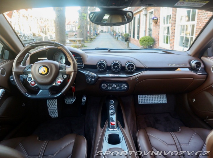 Ferrari F12berlinetta 6.3 V12  | Atelier auto 2013