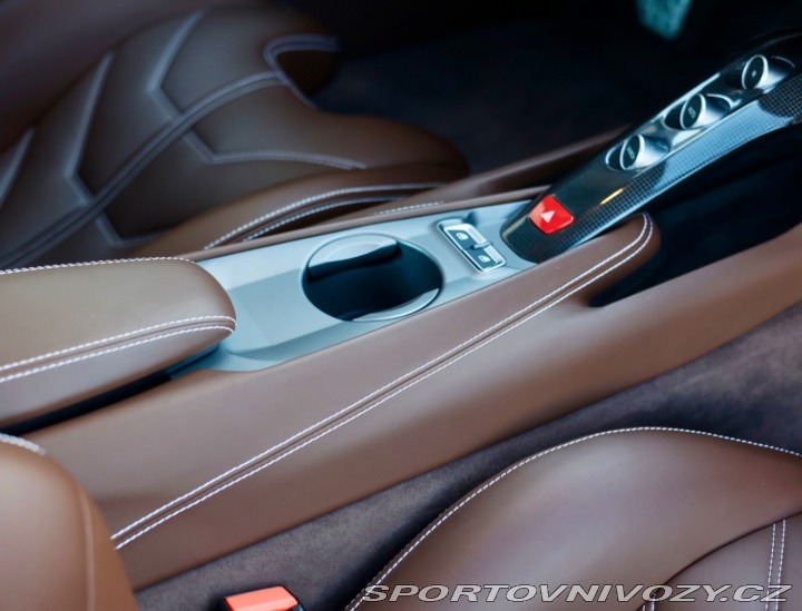 Ferrari F12berlinetta 6.3 V12  | Atelier auto 2013