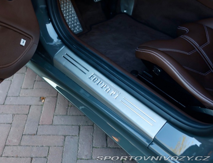 Ferrari F12berlinetta 6.3 V12  | Atelier auto 2013