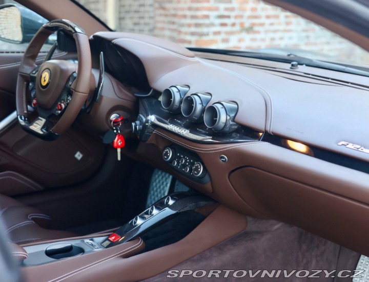 Ferrari F12berlinetta 6.3 V12  | Atelier auto 2013