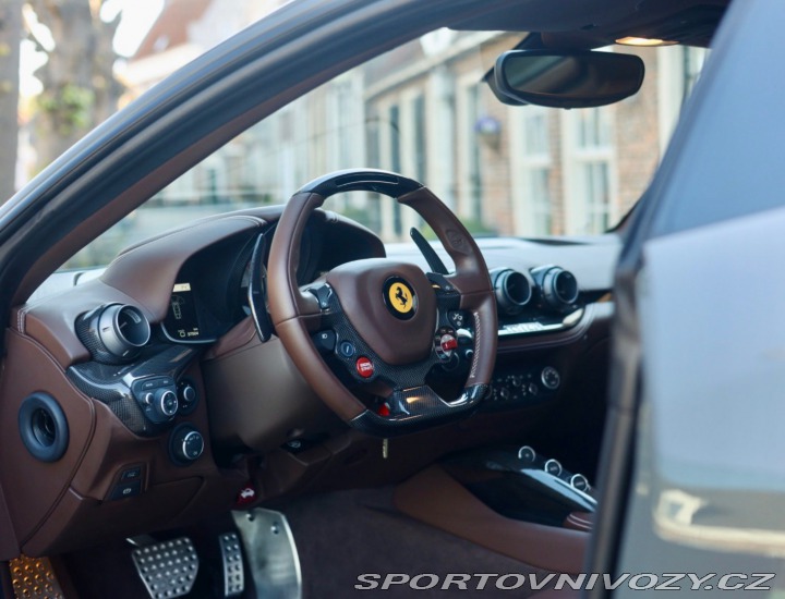 Ferrari F12berlinetta 6.3 V12  | Atelier auto 2013