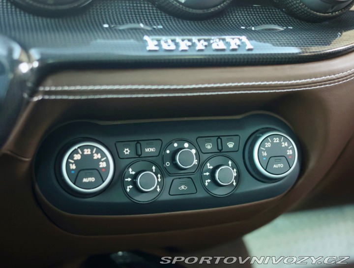 Ferrari F12berlinetta 6.3 V12  | Atelier auto 2013