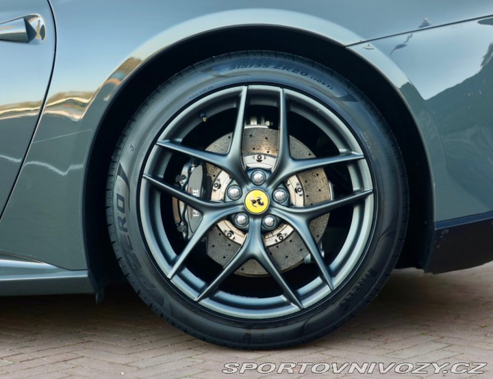 Ferrari F12berlinetta 6.3 V12  | Atelier auto 2013