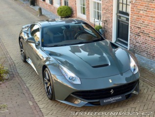 Ferrari F12berlinetta 6.3 V12  | Atelier auto 2013