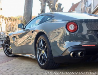 Ferrari F12berlinetta 6.3 V12  | Atelier auto 2013