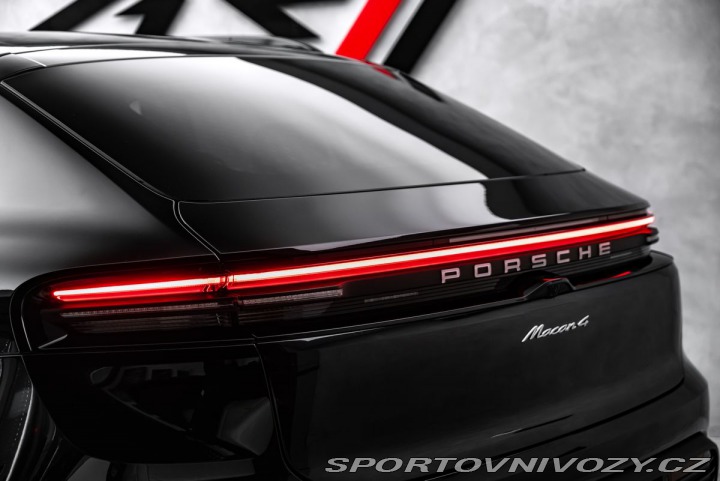 Porsche Macan 4  EL Vzduch BOSE 2026