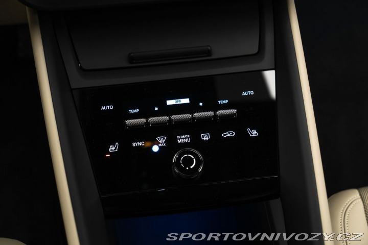 Porsche Macan 4  EL Vzduch BOSE 2026