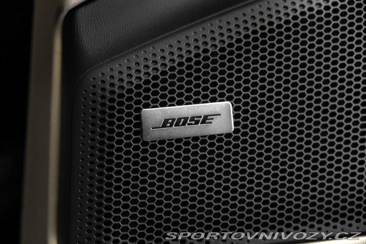 Porsche Macan 4  EL Vzduch BOSE 2026