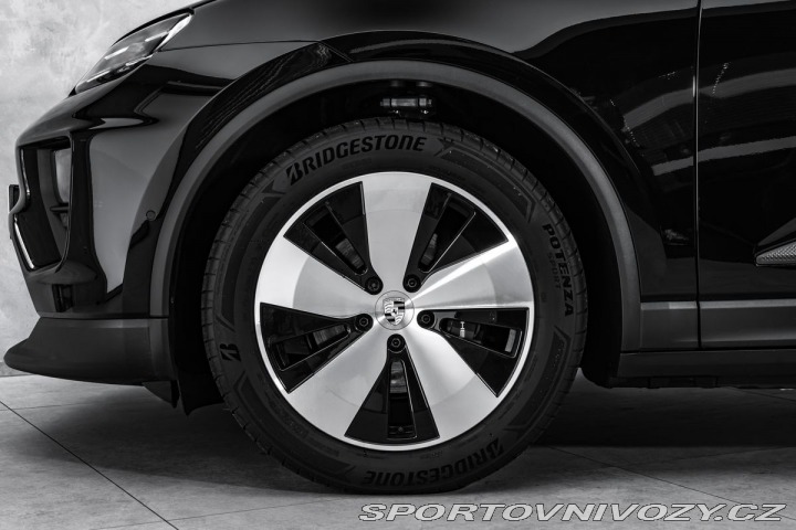 Porsche Macan 4  EL Vzduch BOSE 2026