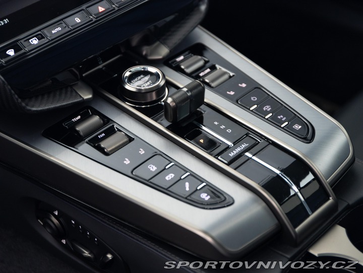 Aston Martin Vanquish  2025