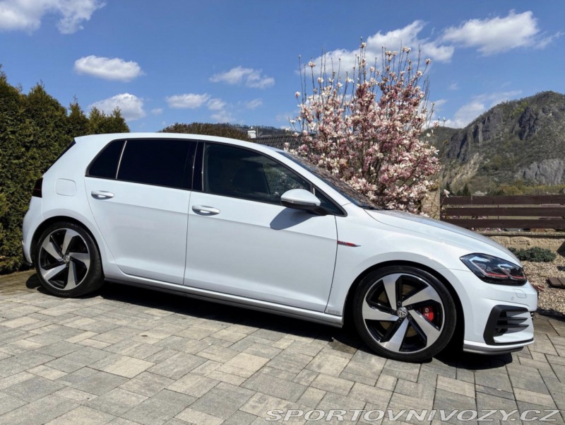 Volkswagen Golf GTI 7.5 Performance