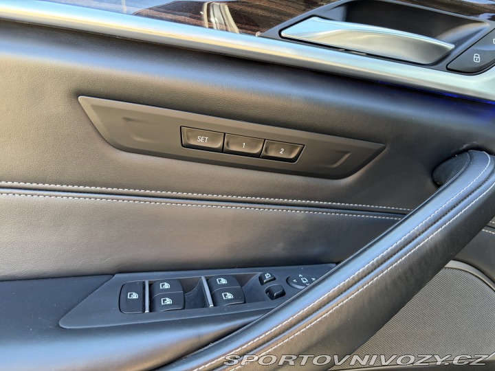 BMW 5 BMW 530i G30 top výbava 2017