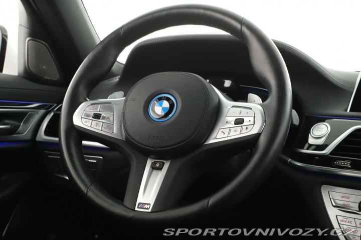 BMW 7 745e 2022