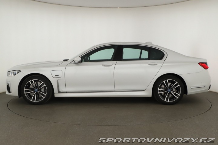 BMW 7 745e 2022