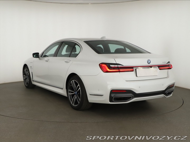 BMW 7 745e 2022