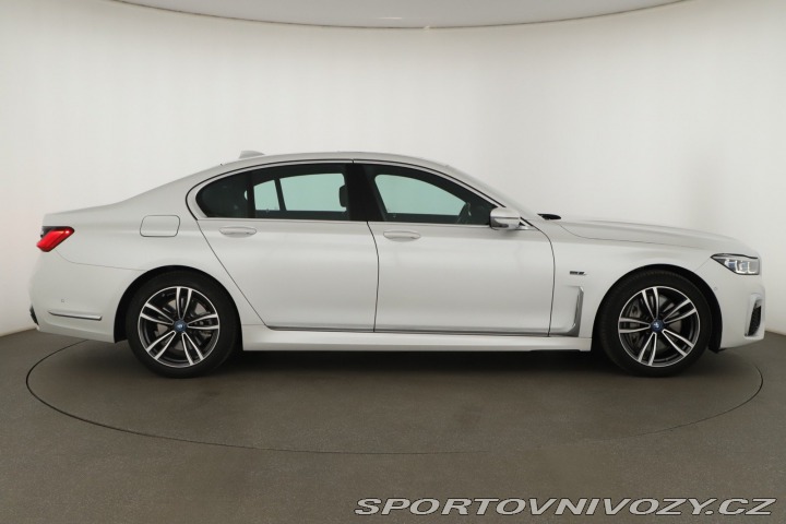BMW 7 745e 2022