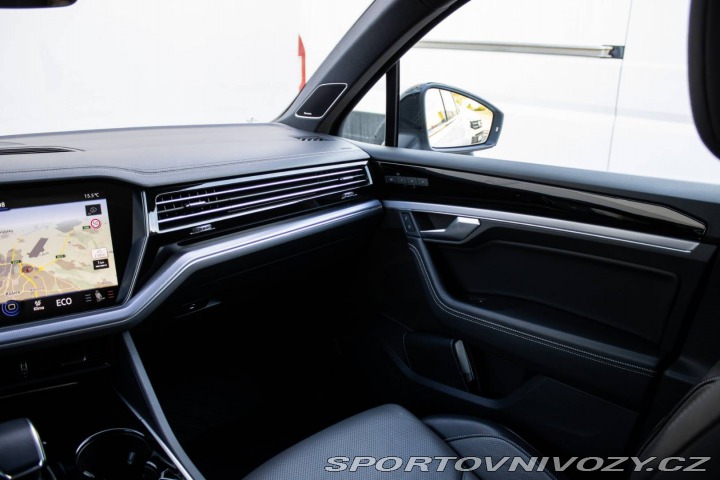 Volkswagen Ostatní modely Touareg  3.0 V6 TSI R-line 4Motio 2022