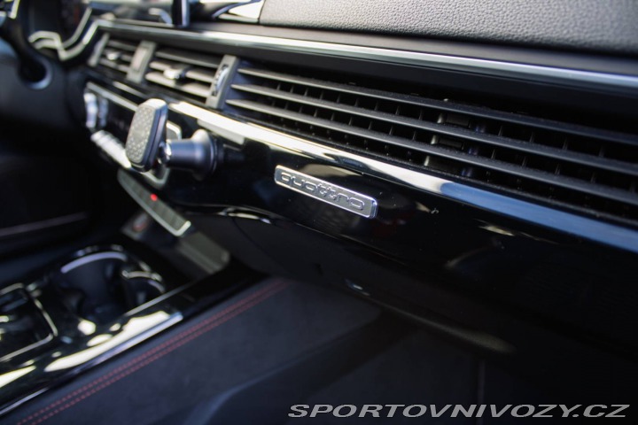 Audi RS5 Sportback 331kW AT8 / MO 2022