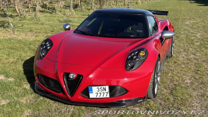 Alfa Romeo 4C  2015