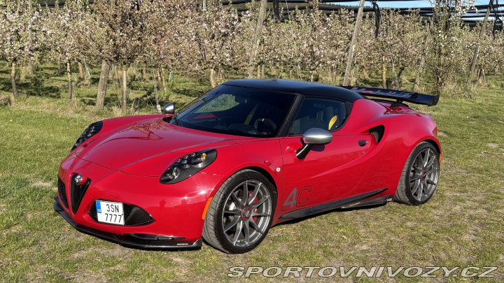 Alfa Romeo 4C  2015