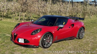 Alfa Romeo 4C  2015