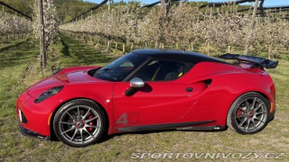 Alfa Romeo 4C  2015