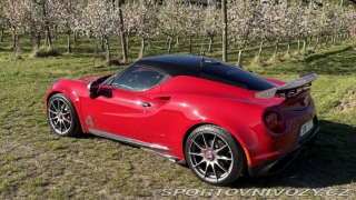 Alfa Romeo 4C  2015