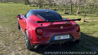 Alfa Romeo 4C  2015