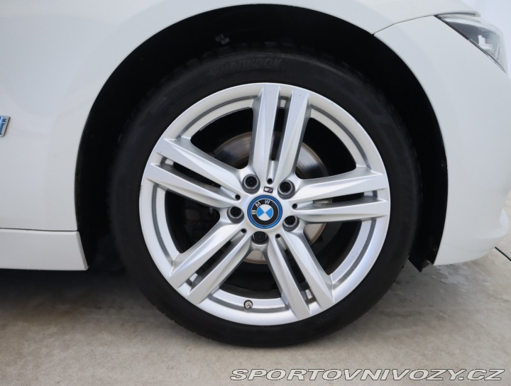 BMW 3 Sport Line 330e iPerforma 2018