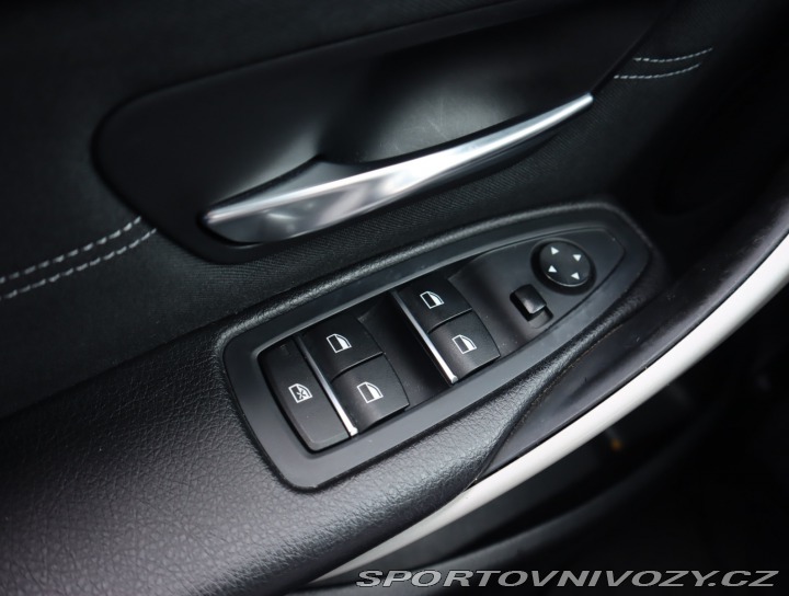 BMW 3 Sport Line 330e iPerforma 2018