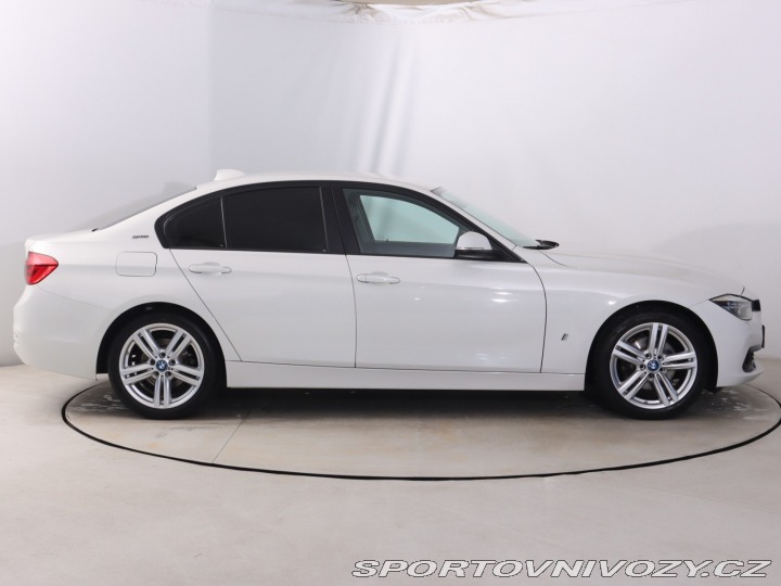 BMW 3 Sport Line 330e iPerforma 2018