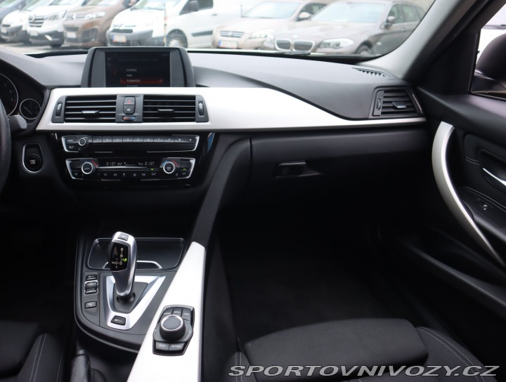 BMW 3 Sport Line 330e iPerforma 2018