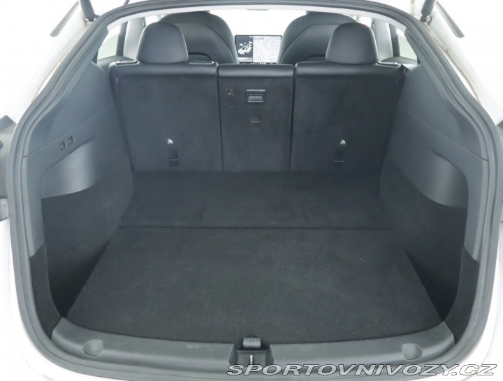 Tesla Model Y . Long Range AWD 75kWh 2021