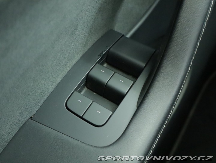 Tesla Model Y . Long Range AWD 75kWh 2021