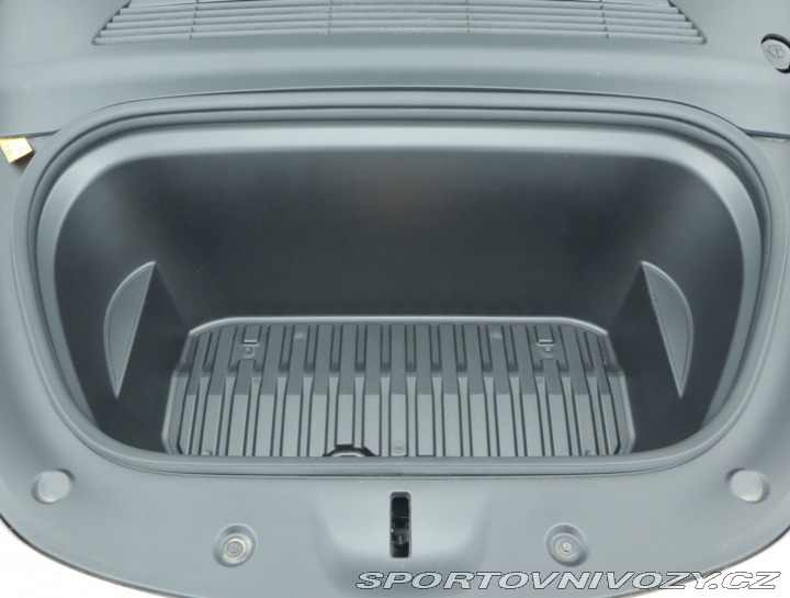 Tesla Model Y . Long Range AWD 75kWh 2021