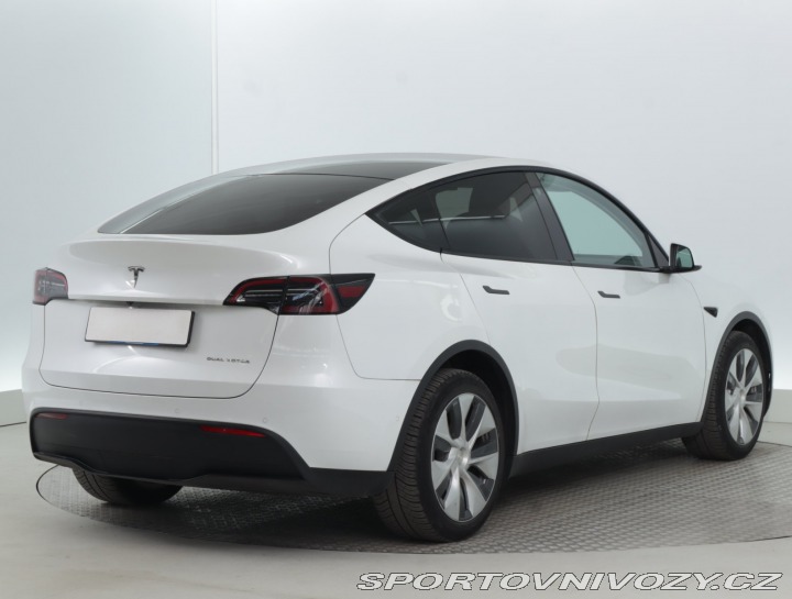Tesla Model Y . Long Range AWD 75kWh 2021