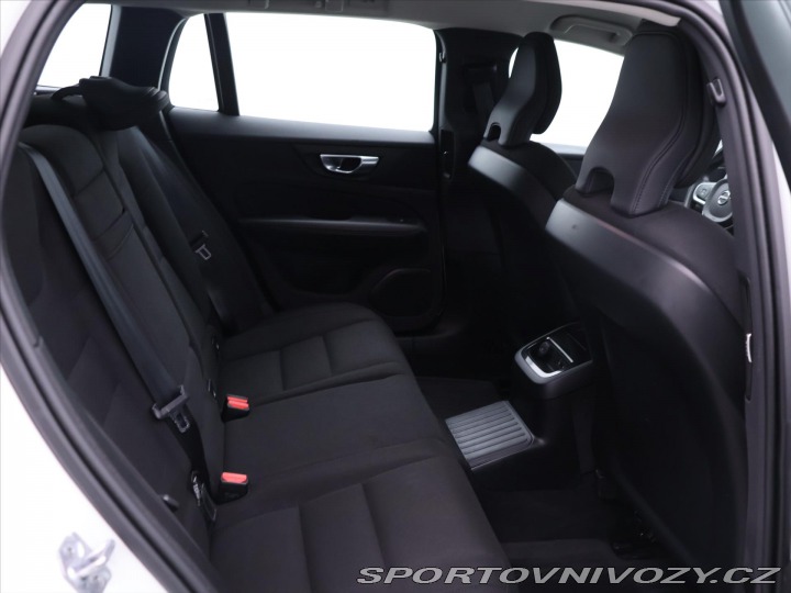 Volvo V60 2,0 B5 AWD Momentum Pro A 2020