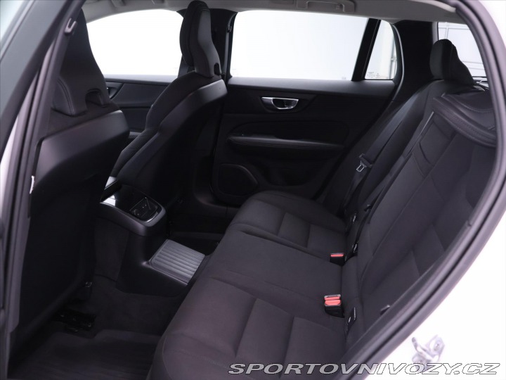 Volvo V60 2,0 B5 AWD Momentum Pro A 2020