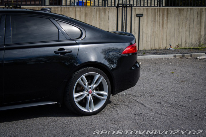 Jaguar XF 2.0D I4 240k R-Sport AWD 2020