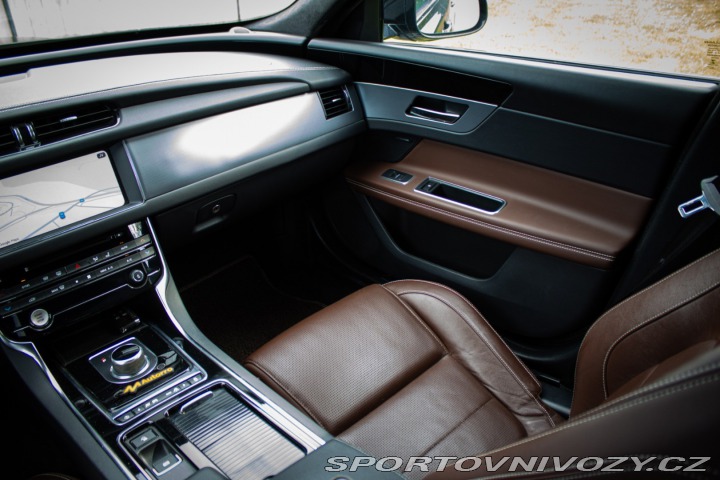 Jaguar XF 2.0D I4 240k R-Sport AWD 2020