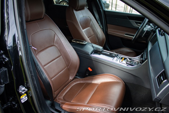 Jaguar XF 2.0D I4 240k R-Sport AWD 2020