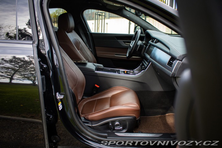 Jaguar XF 2.0D I4 240k R-Sport AWD 2020