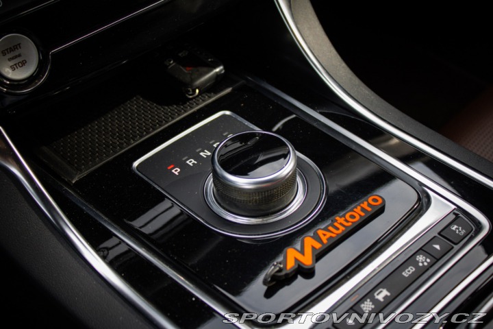 Jaguar XF 2.0D I4 240k R-Sport AWD 2020