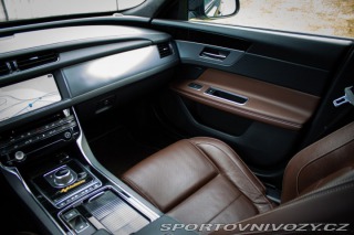 Jaguar XF 2.0D I4 240k R-Sport AWD 2020