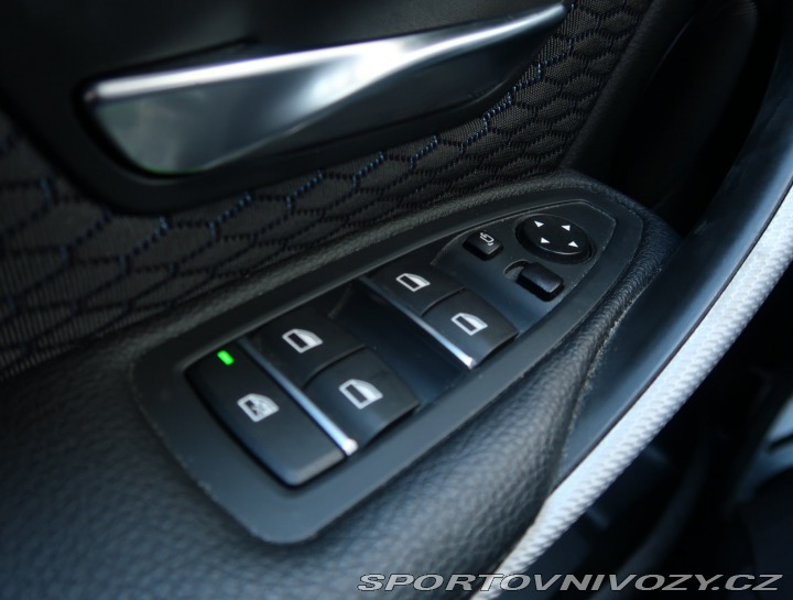 BMW 3 330e iPerformance 2017